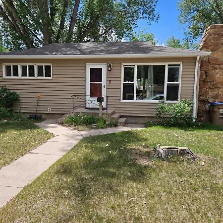 Cozy Tree-Area Home In Laramie